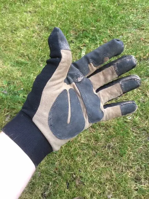 Best Metal Detecting and Relic Hunting Gloves